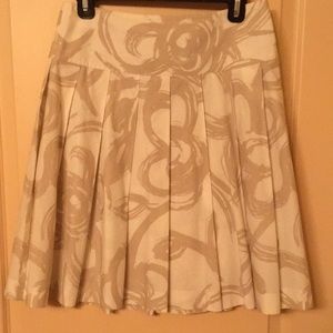 Pleated skirt